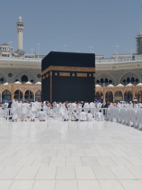 Umrah Packages From Karachi (2026): What They Include and What Changes the Price